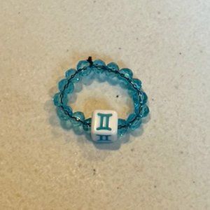 "GEMINI" HOROSCOPE BLUE CRYSTAL BEADED RING (ONE SIZE)